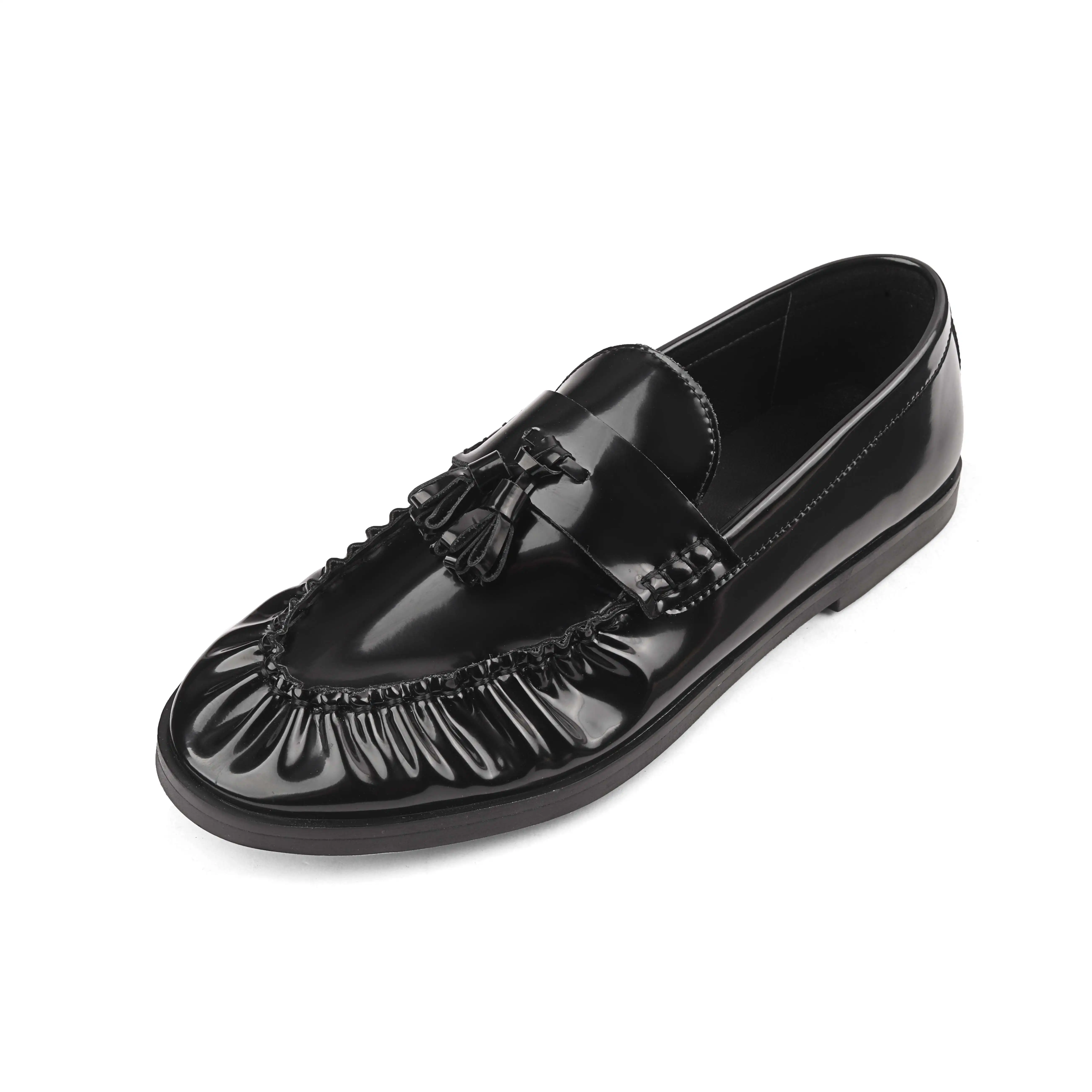 Krazing Pot 2026 Cow Skin Round Toe Slip On Autumn Shoes Retro Low Heels Loafers Pleated Shallow Brand Mature Luxury Women Pumps