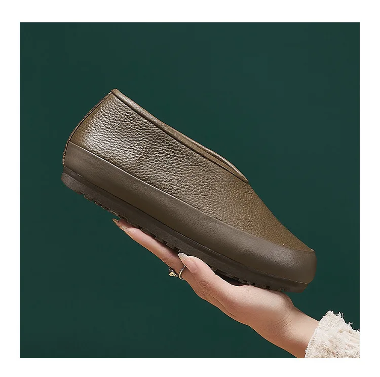 Women's 2026 New Model Genuine Leather Single Shoes, Retro and Warm, Bean-shaped Shoes, Flat Bottom, Mom's Shoes Luxury Shoes