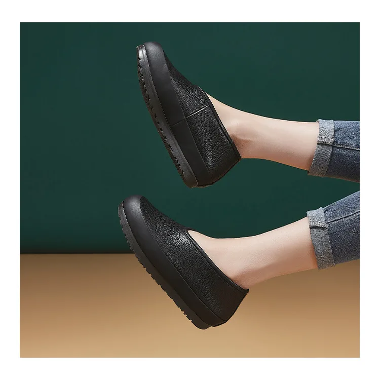 Women's 2026 New Model Genuine Leather Single Shoes, Retro and Warm, Bean-shaped Shoes, Flat Bottom, Mom's Shoes Luxury Shoes