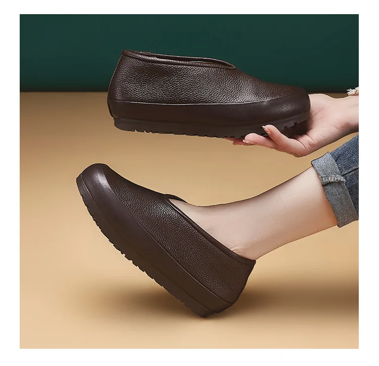 Women's 2026 New Model Genuine Leather Single Shoes, Retro and Warm, Bean-shaped Shoes, Flat Bottom, Mom's Shoes Luxury Shoes