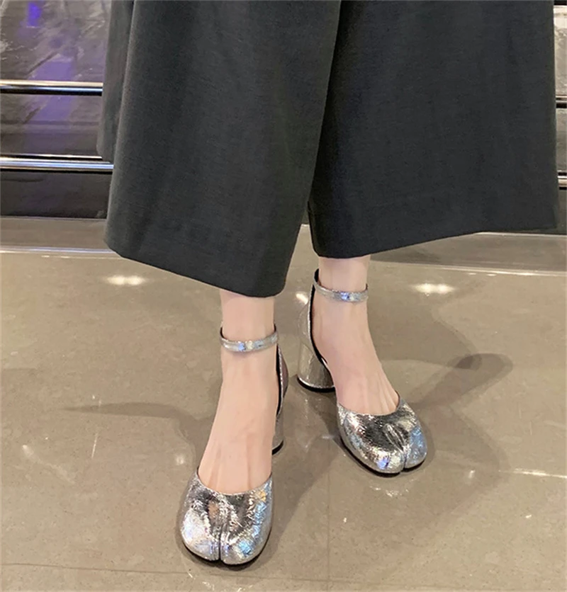 2026 Autumn Women Tabi Ninja Heels Ankle Strap Elegant Mary Janes Pumps Split Toe Square Heel Sandals Banquet Party Zapatos