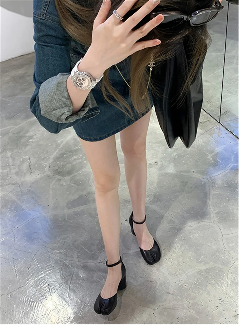 2026 Autumn Women Tabi Ninja Heels Ankle Strap Elegant Mary Janes Pumps Split Toe Square Heel Sandals Banquet Party Zapatos