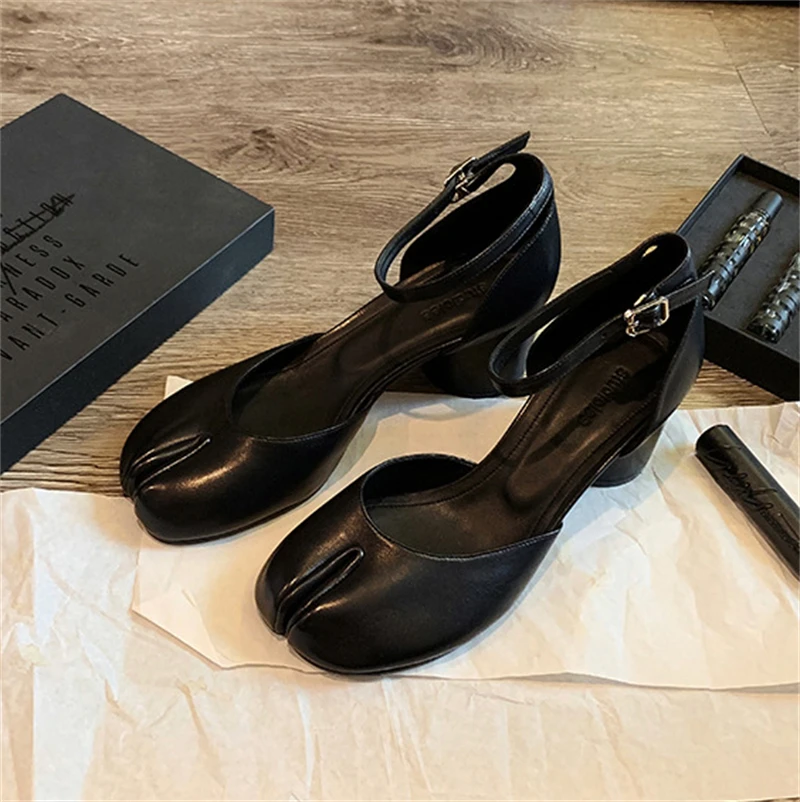 2026 Autumn Women Tabi Ninja Heels Ankle Strap Elegant Mary Janes Pumps Split Toe Square Heel Sandals Banquet Party Zapatos