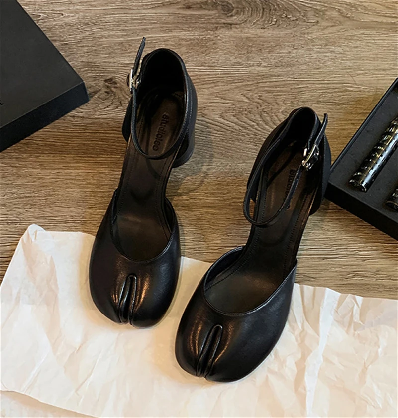 2026 Autumn Women Tabi Ninja Heels Ankle Strap Elegant Mary Janes Pumps Split Toe Square Heel Sandals Banquet Party Zapatos