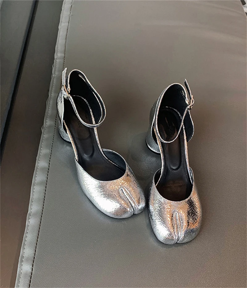 2026 Autumn Women Tabi Ninja Heels Ankle Strap Elegant Mary Janes Pumps Split Toe Square Heel Sandals Banquet Party Zapatos