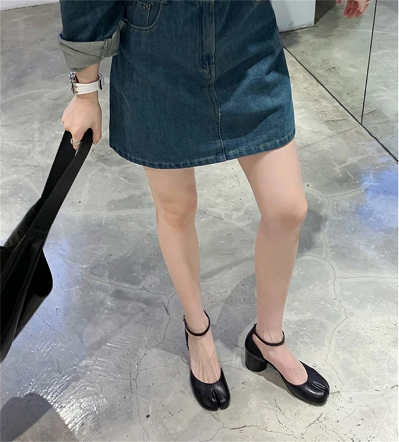2026 Autumn Women Tabi Ninja Heels Ankle Strap Elegant Mary Janes Pumps Split Toe Square Heel Sandals Banquet Party Zapatos