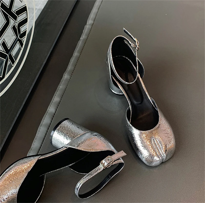 2026 Autumn Women Tabi Ninja Heels Ankle Strap Elegant Mary Janes Pumps Split Toe Square Heel Sandals Banquet Party Zapatos
