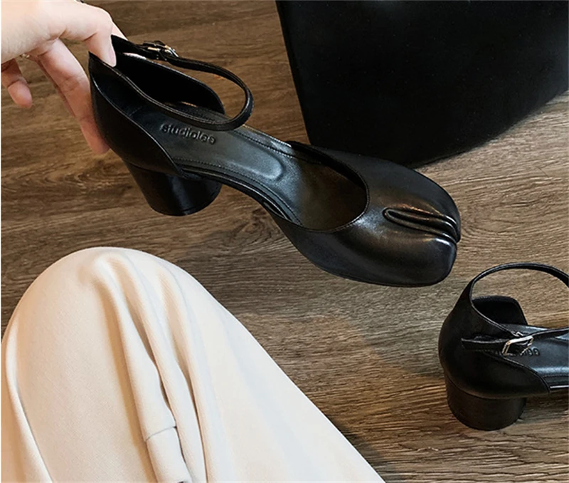 2026 Autumn Women Tabi Ninja Heels Ankle Strap Elegant Mary Janes Pumps Split Toe Square Heel Sandals Banquet Party Zapatos