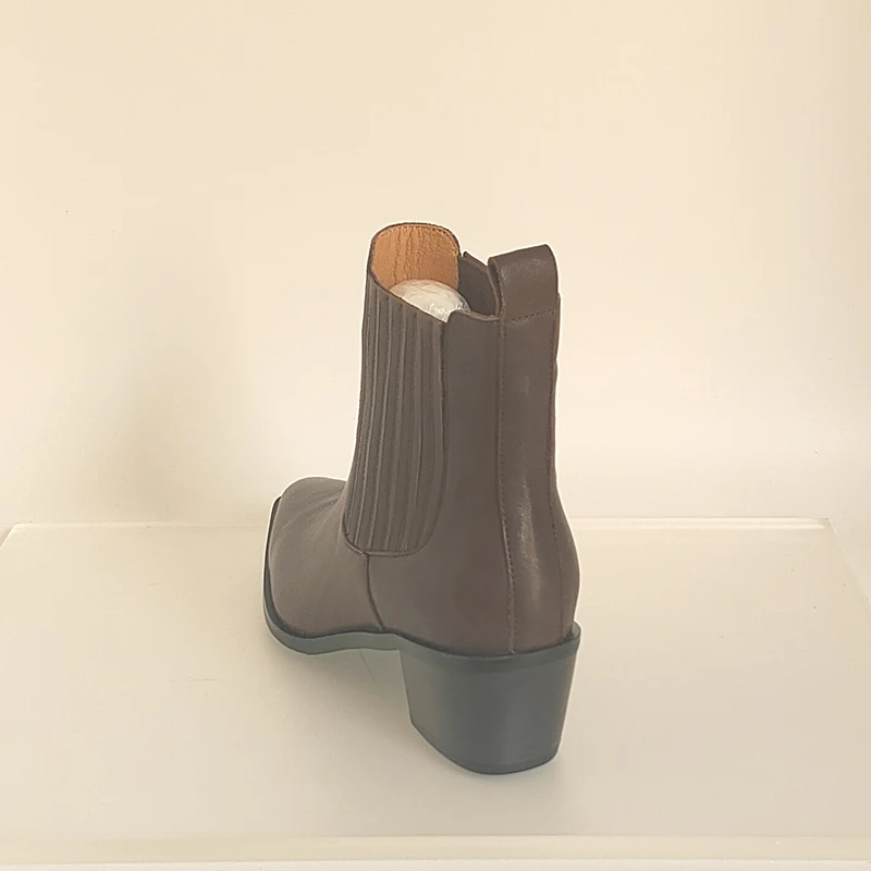 SmallHut 2026 New Trend Women Autumn Winter Genuine Leather Ankle Boots Black Brown High Chunky Heeled Pointed Toe Chelsea Boots