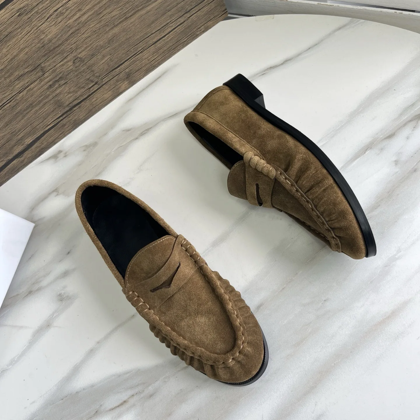 Dilalula 2026 Classic Genuine Leather Pleated Loafers Women French Style Low Heels Slip On Pumps Female Casual Shoes Plus Size