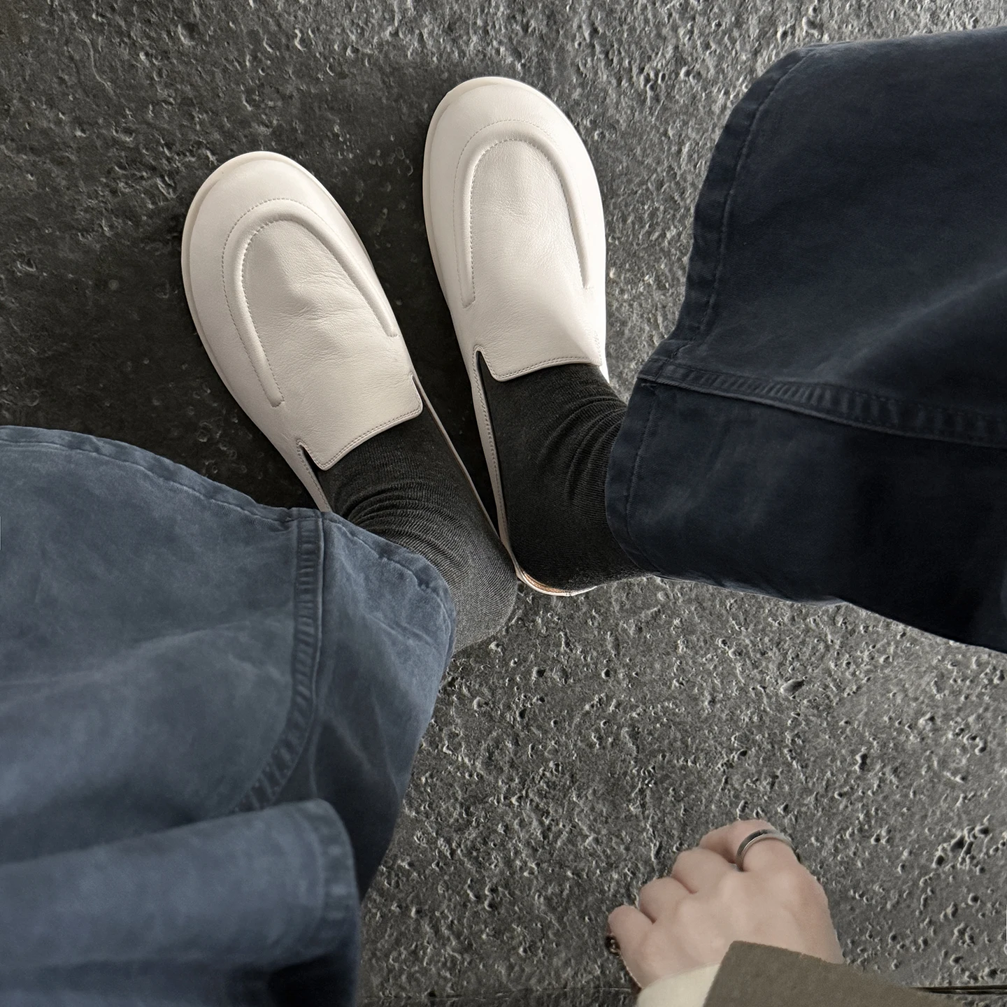 Dilalula 2026 Genuine Cow Leather women's Mules Round Toe Flat Heel Covered Toe Slippers Female Casual Slides Vacation Shoes