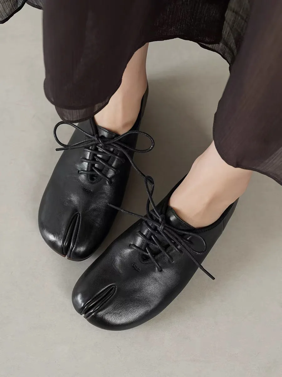 Trendy Fashion Womens Split Toe Tabi Pig Foot Flat Shoes Soft Comfort Lace Up Ballet Inspired Loafers Suitable for Daily Commute