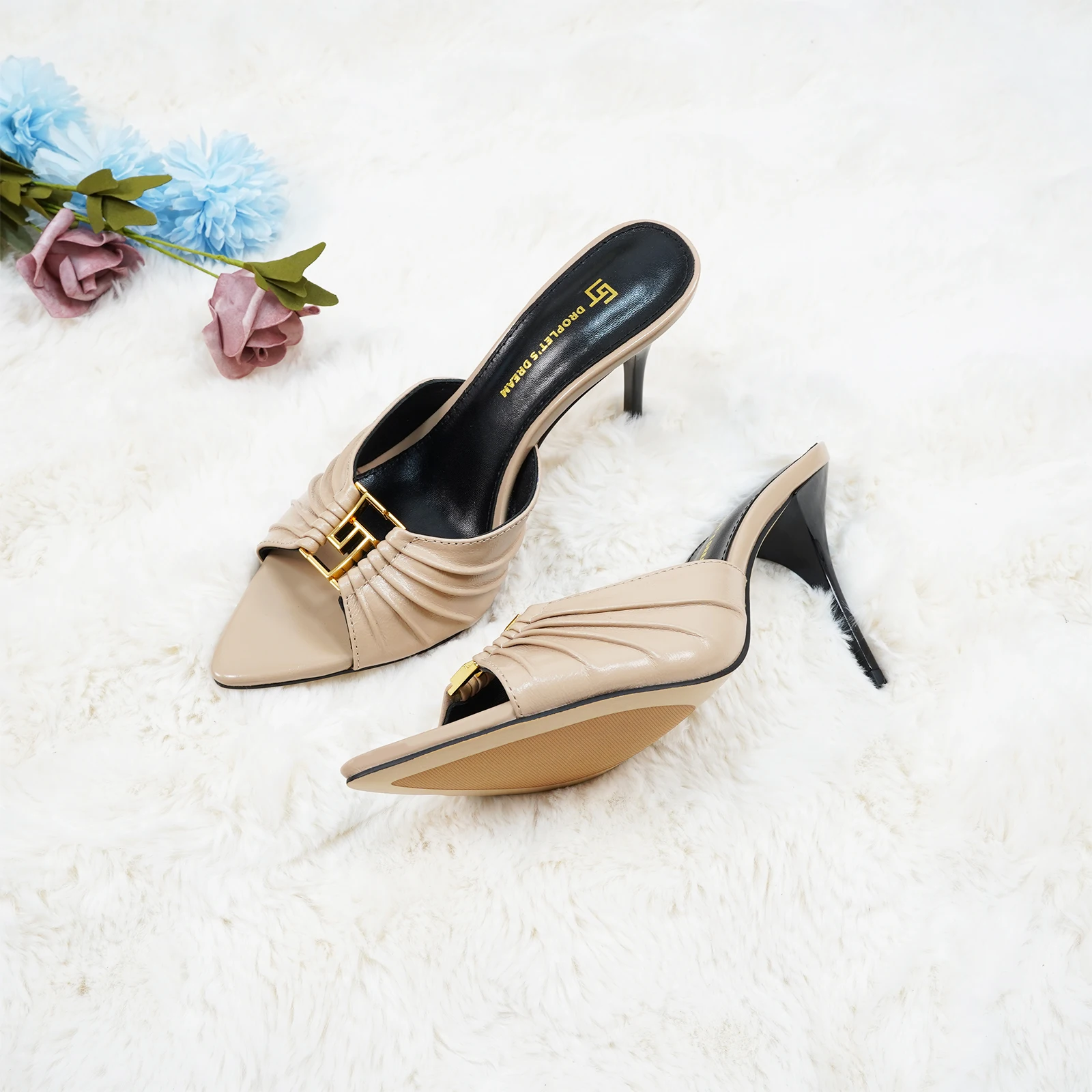 Ladies' High Heels and Slippers, Pointed Design, Metal Decoration, Slim Heel, Suitable for Women to Wear, Fashionable Style, Sum