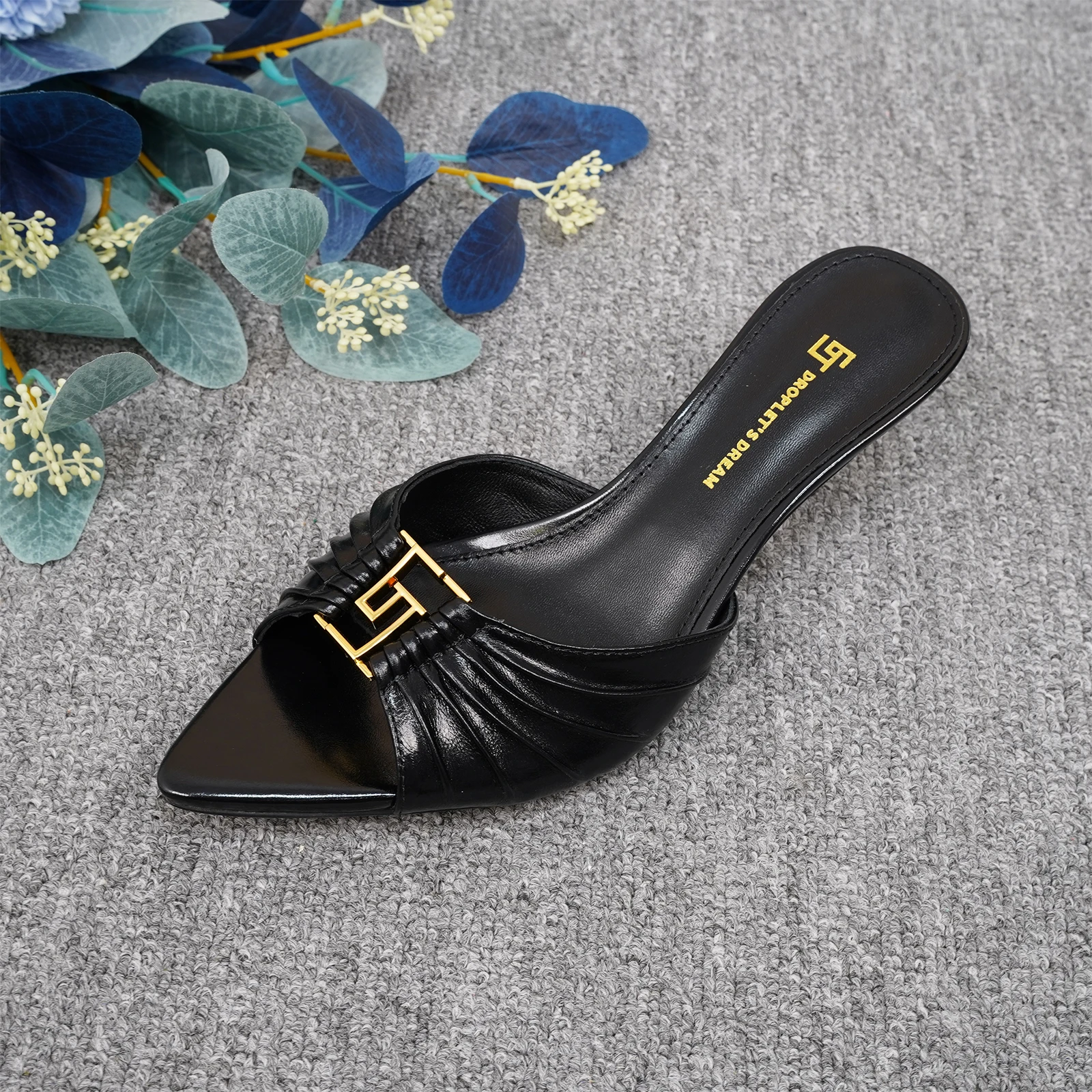 Ladies' High Heels and Slippers, Pointed Design, Metal Decoration, Slim Heel, Suitable for Women to Wear, Fashionable Style, Sum
