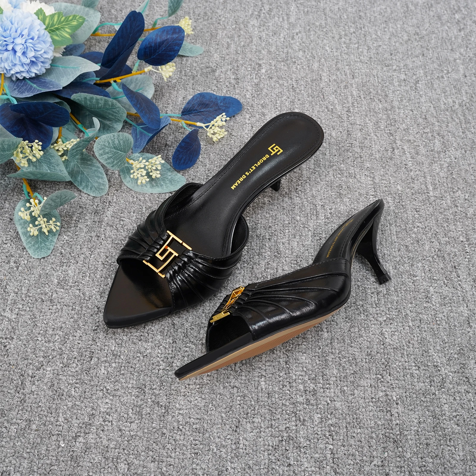 Ladies' High Heels and Slippers, Pointed Design, Metal Decoration, Slim Heel, Suitable for Women to Wear, Fashionable Style, Sum