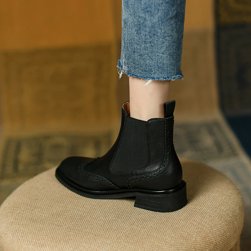 SmallHut 2026 New Trend Autumn Winter Genuine Cow Leather Women Chelsea Boots Black Brown Low Block Heels Round Toe Ankle Boots