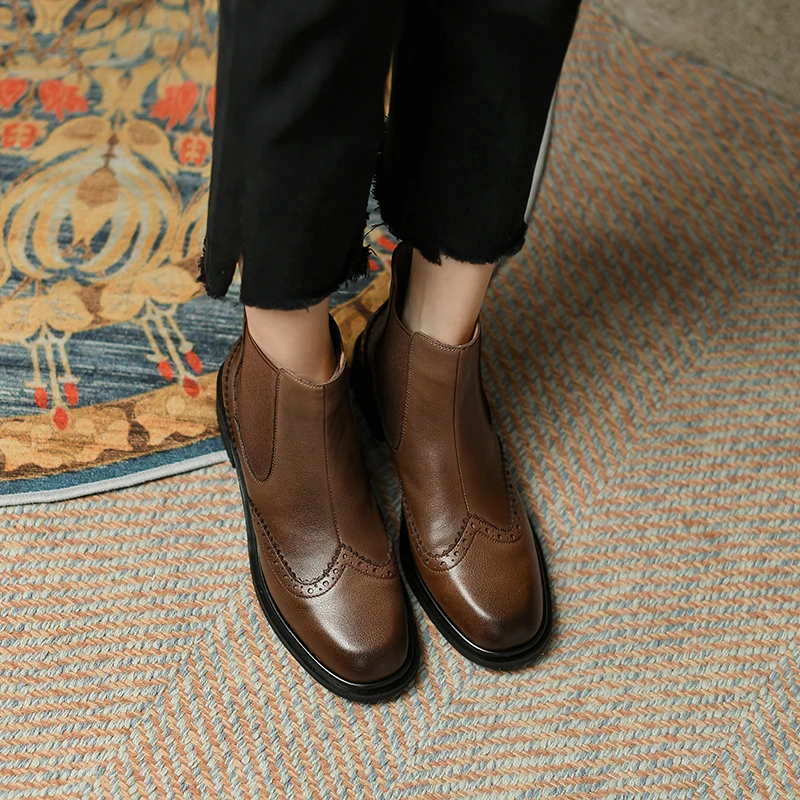SmallHut 2026 New Trend Autumn Winter Genuine Cow Leather Women Chelsea Boots Black Brown Low Block Heels Round Toe Ankle Boots