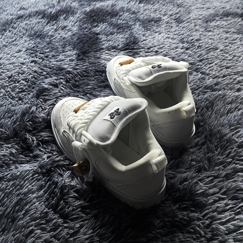 Simple White Sneakers for Couples, Large Size Shoes for Men, Suitable for All Seasons, Breathable and Versatile Casual Sneakers