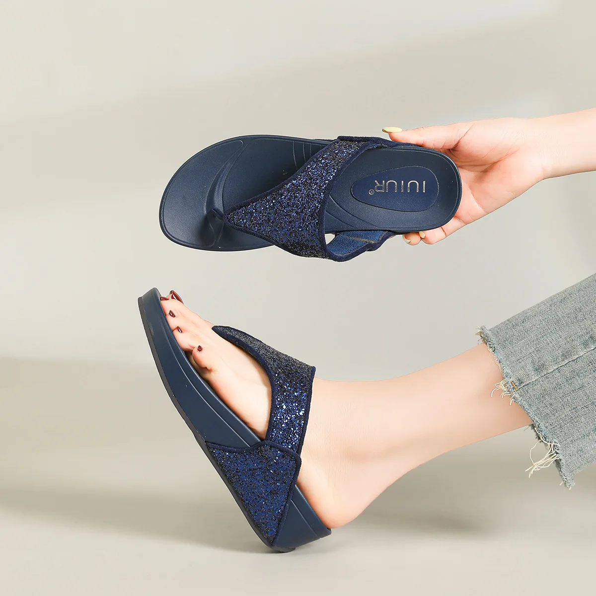Women's slippers 2026 summer new style clip on cool slippers with sloping heels beach shoes for women