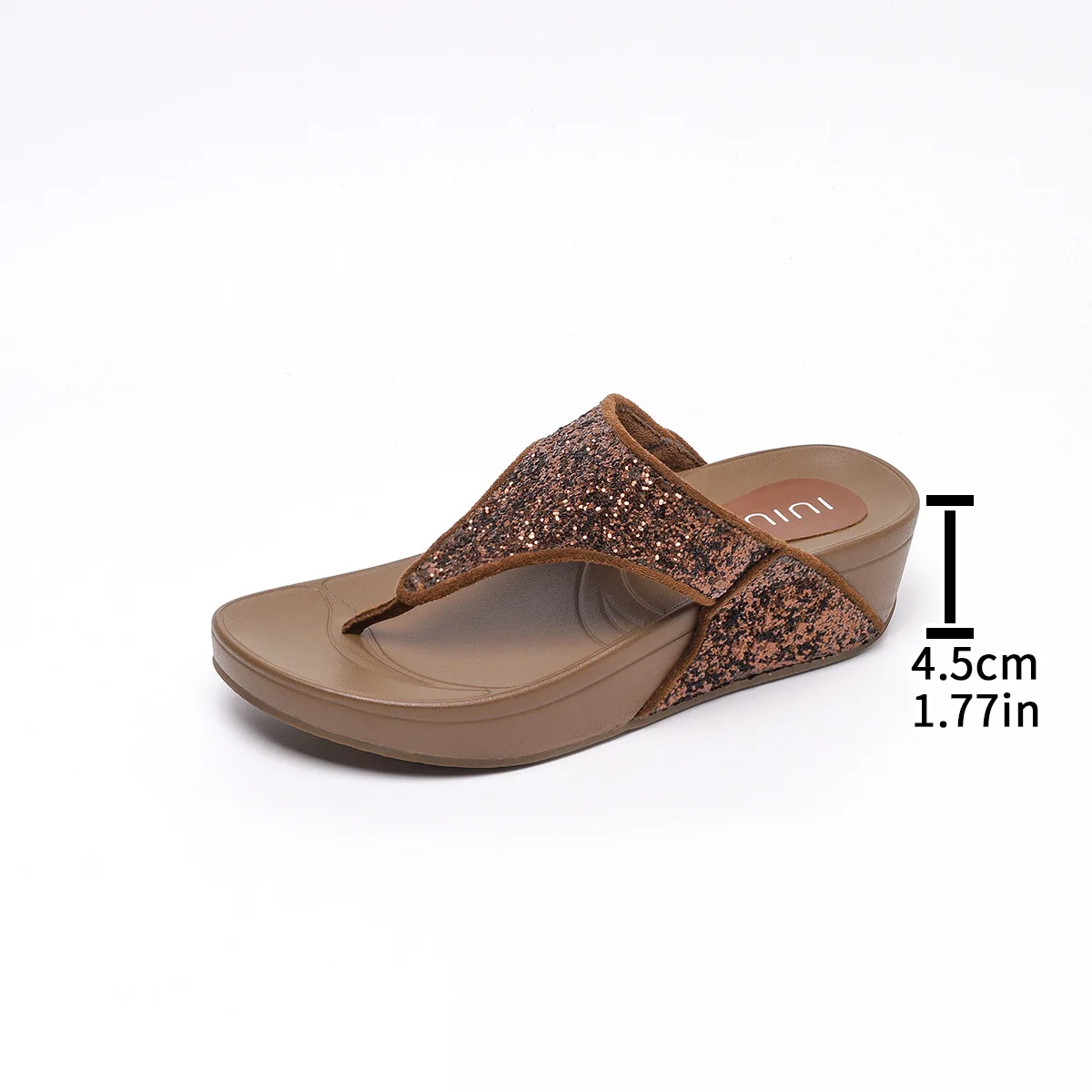 Women's slippers 2026 summer new style clip on cool slippers with sloping heels beach shoes for women