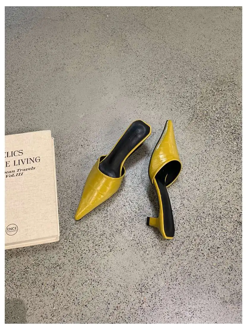 2026 Woman Slippers Pointed Toe Outside Dress Sandals Slides Mules Low Heel Shoes For Women Comfortable Luxury Korea Style Pumps