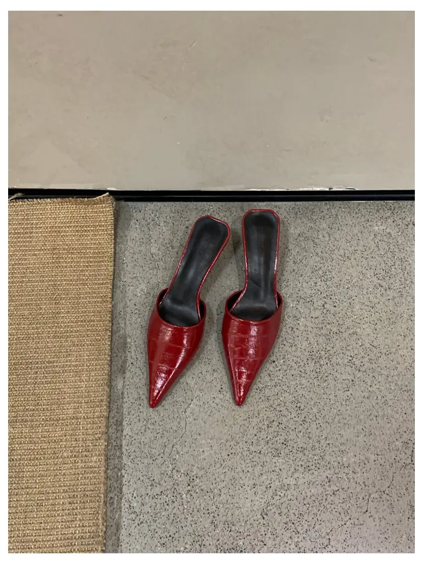 2026 Woman Slippers Pointed Toe Outside Dress Sandals Slides Mules Low Heel Shoes For Women Comfortable Luxury Korea Style Pumps