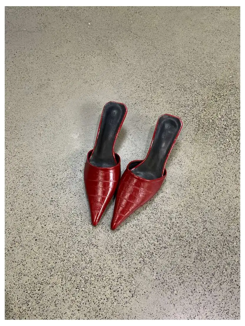 2026 Woman Slippers Pointed Toe Outside Dress Sandals Slides Mules Low Heel Shoes For Women Comfortable Luxury Korea Style Pumps
