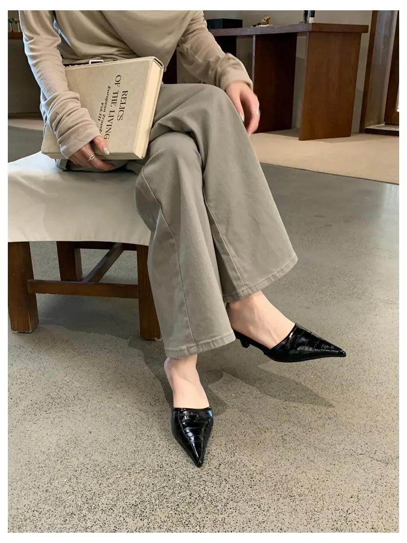 2026 Woman Slippers Pointed Toe Outside Dress Sandals Slides Mules Low Heel Shoes For Women Comfortable Luxury Korea Style Pumps