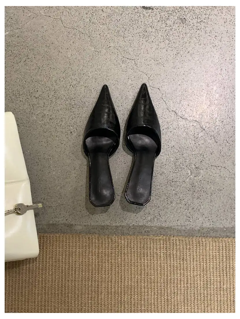 2026 Woman Slippers Pointed Toe Outside Dress Sandals Slides Mules Low Heel Shoes For Women Comfortable Luxury Korea Style Pumps