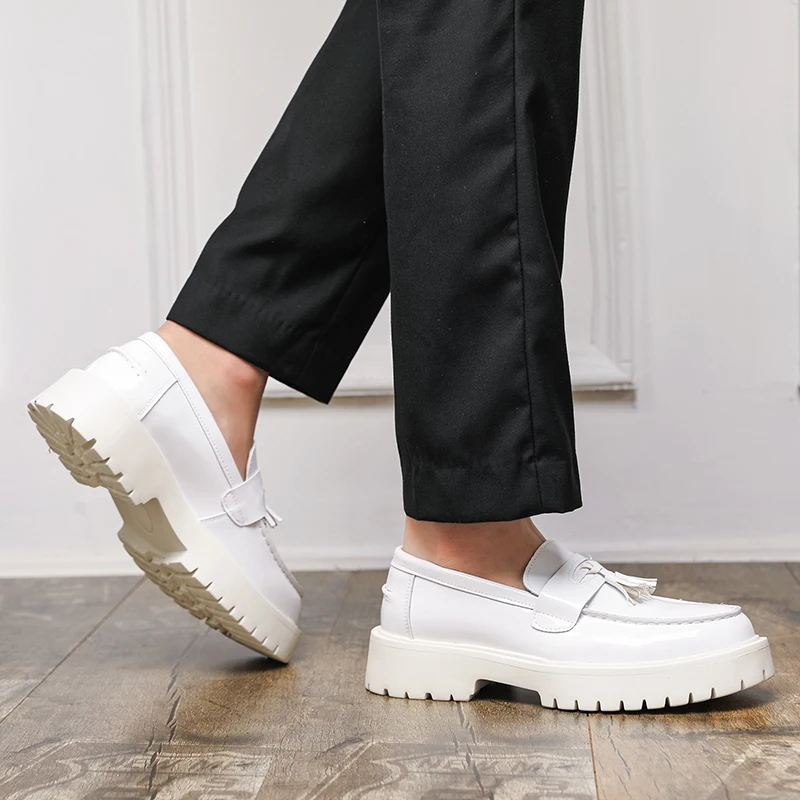 Fashion New Tassel Loafers Men's White Casual Leather Shoes Brand British Style Thick Soled Comfort Walking Business Men's Shoes