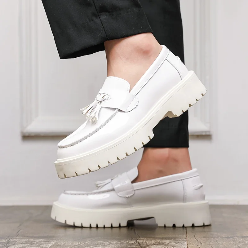 Fashion New Tassel Loafers Men's White Casual Leather Shoes Brand British Style Thick Soled Comfort Walking Business Men's Shoes