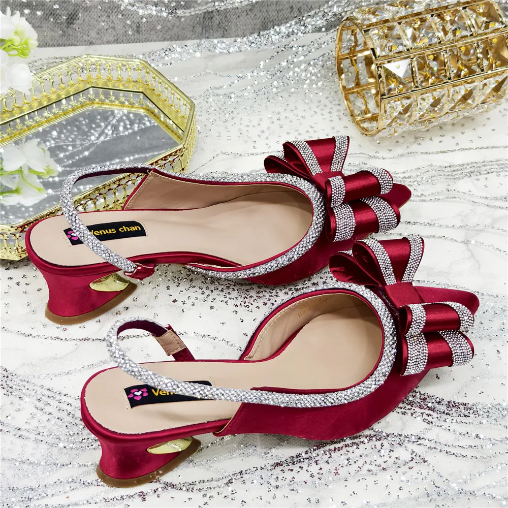 Med Heel Shoes for Women Hollowed Out Embroidery Rhinestone Italian Design Olive-green Color Pointed-Toe Shoes and Bags Set