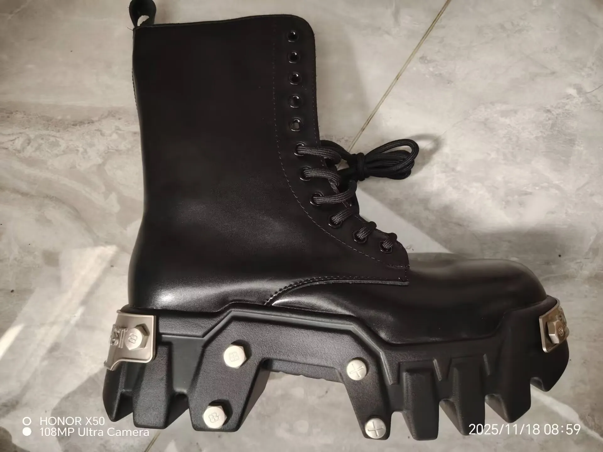 2026 New Fashion Platform Women's Retro Punk Tooling Couple Dark Rock Locomotive Boots Trendy Shoes