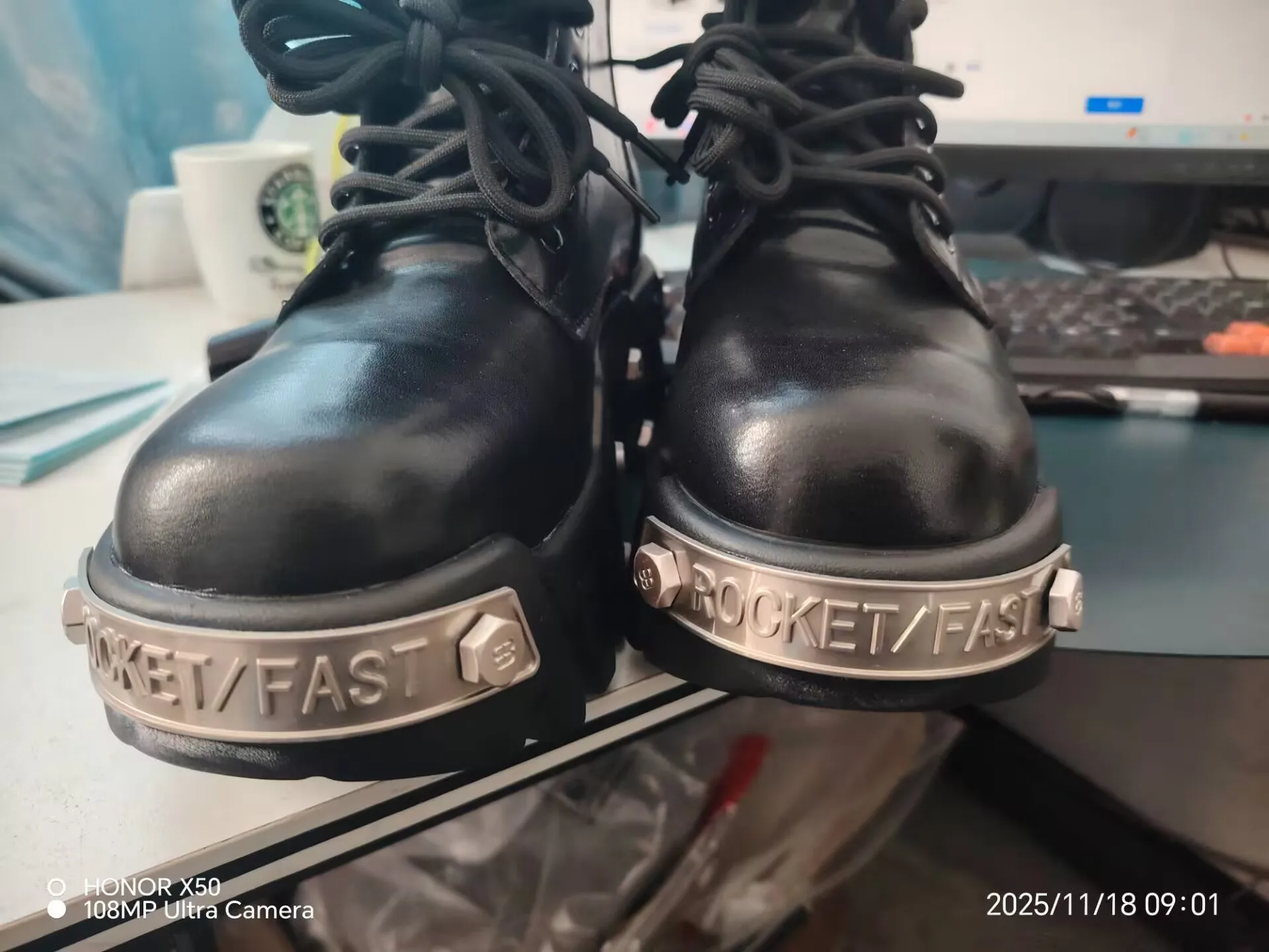 2026 New Fashion Platform Women's Retro Punk Tooling Couple Dark Rock Locomotive Boots Trendy Shoes