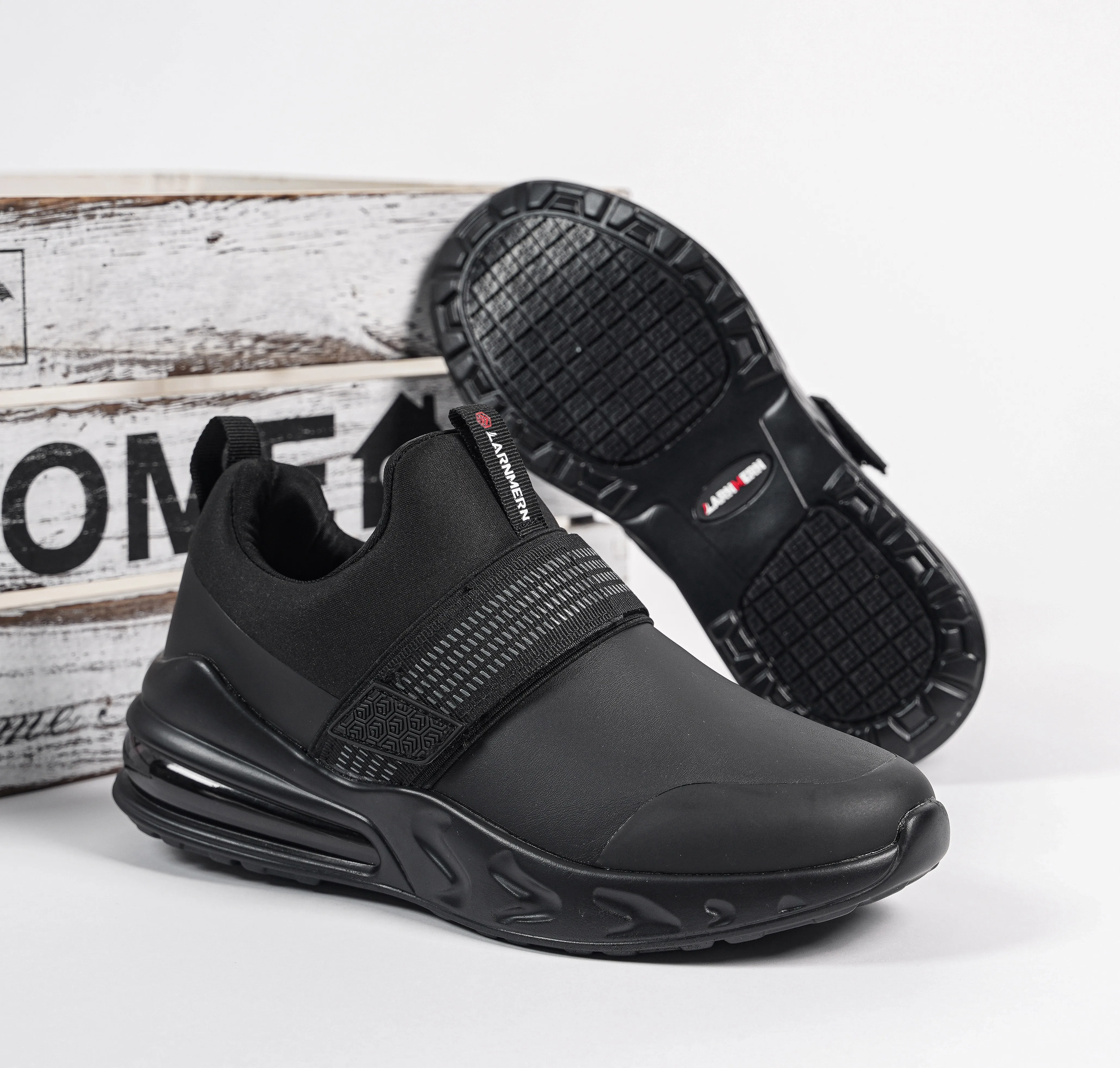 LARNMERN Chef Shoes for Men Kitchen Work SRC Slip Resistant Restaurant Shoe Food Service Waterproof Slip On Sneakers Shoes