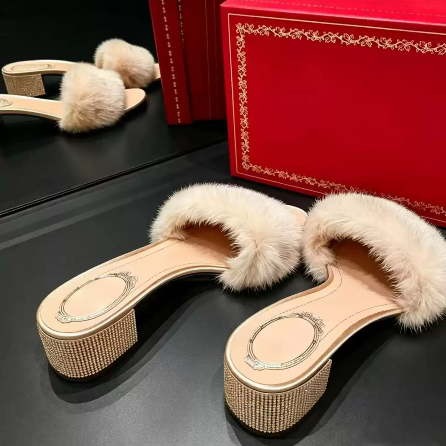 Autumn/Winter New Arrivals Women's Apricot Furry Slippers Rhinestone Block Heel Mules Open Toe Slip On Luxury Sexy Slippers