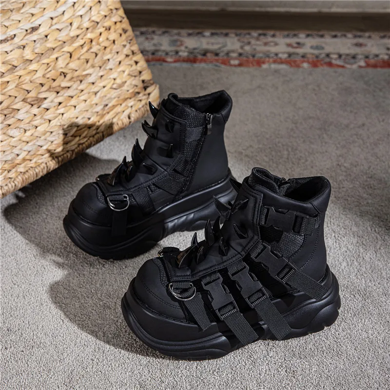 2025 New Women Punk Rivet Muffin Platform Sports Retro Rivets Heavy Metal Short Boots
