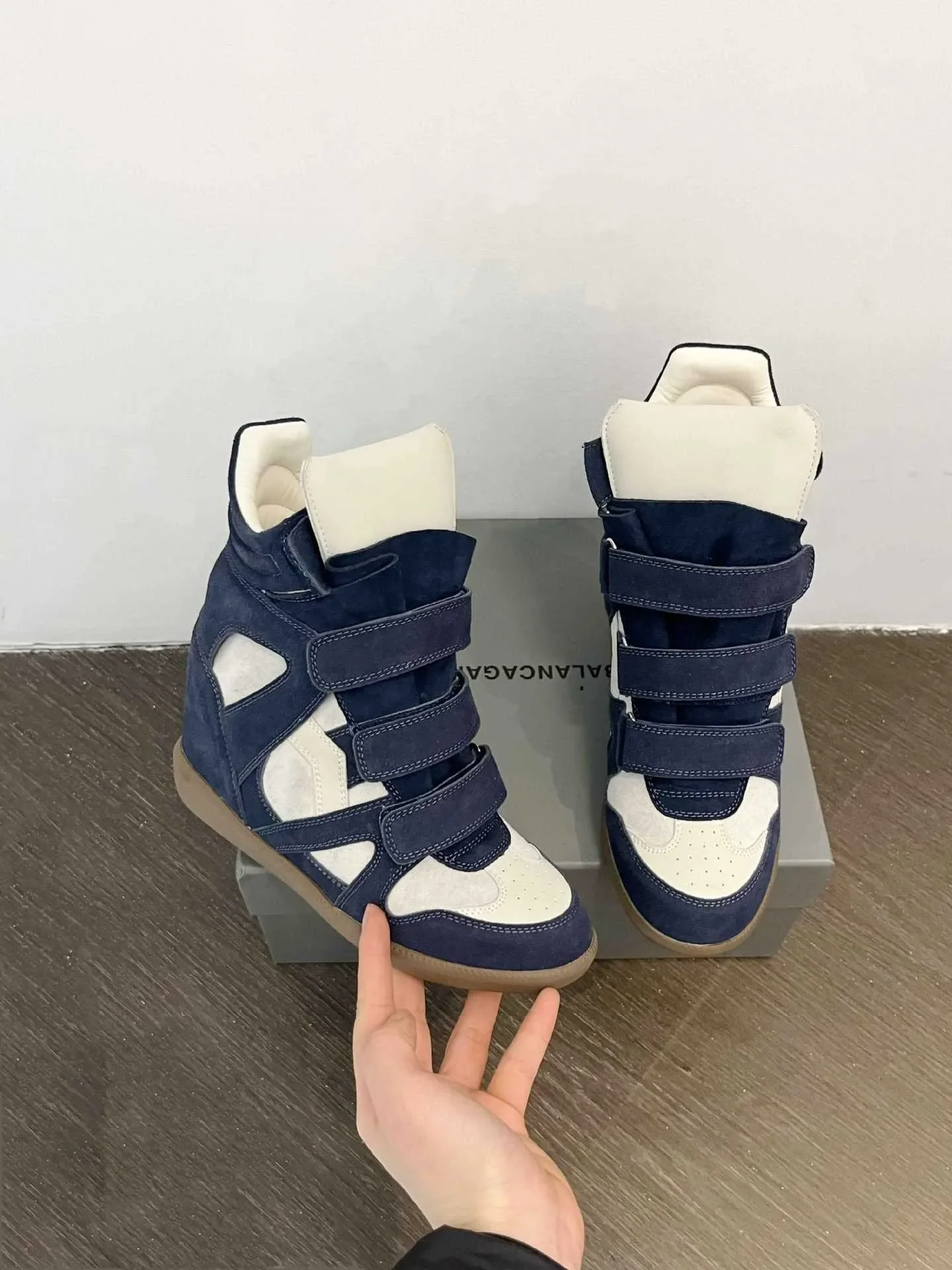 Fall Winter High Top Women's Casual Shoes Thick Bottom Heightening Magic Tape Sports Shoes Fashionable Splice Color Design