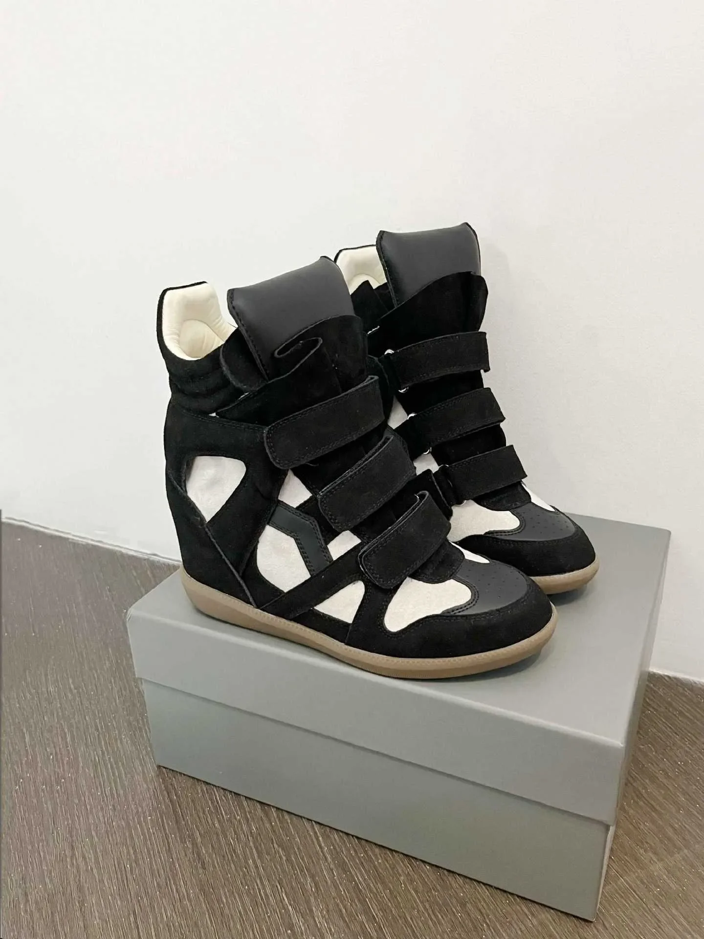 Fall Winter High Top Women's Casual Shoes Thick Bottom Heightening Magic Tape Sports Shoes Fashionable Splice Color Design