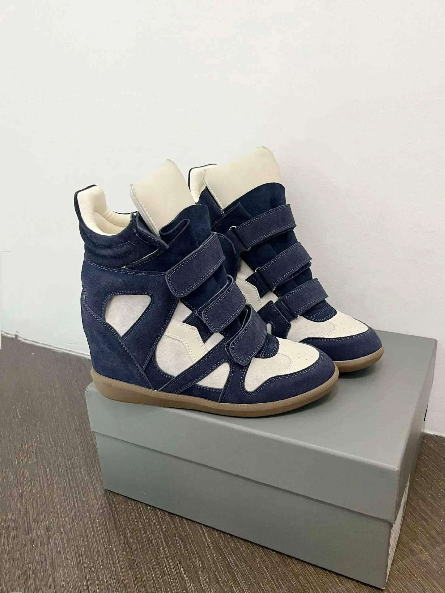Fall Winter High Top Women's Casual Shoes Thick Bottom Heightening Magic Tape Sports Shoes Fashionable Splice Color Design