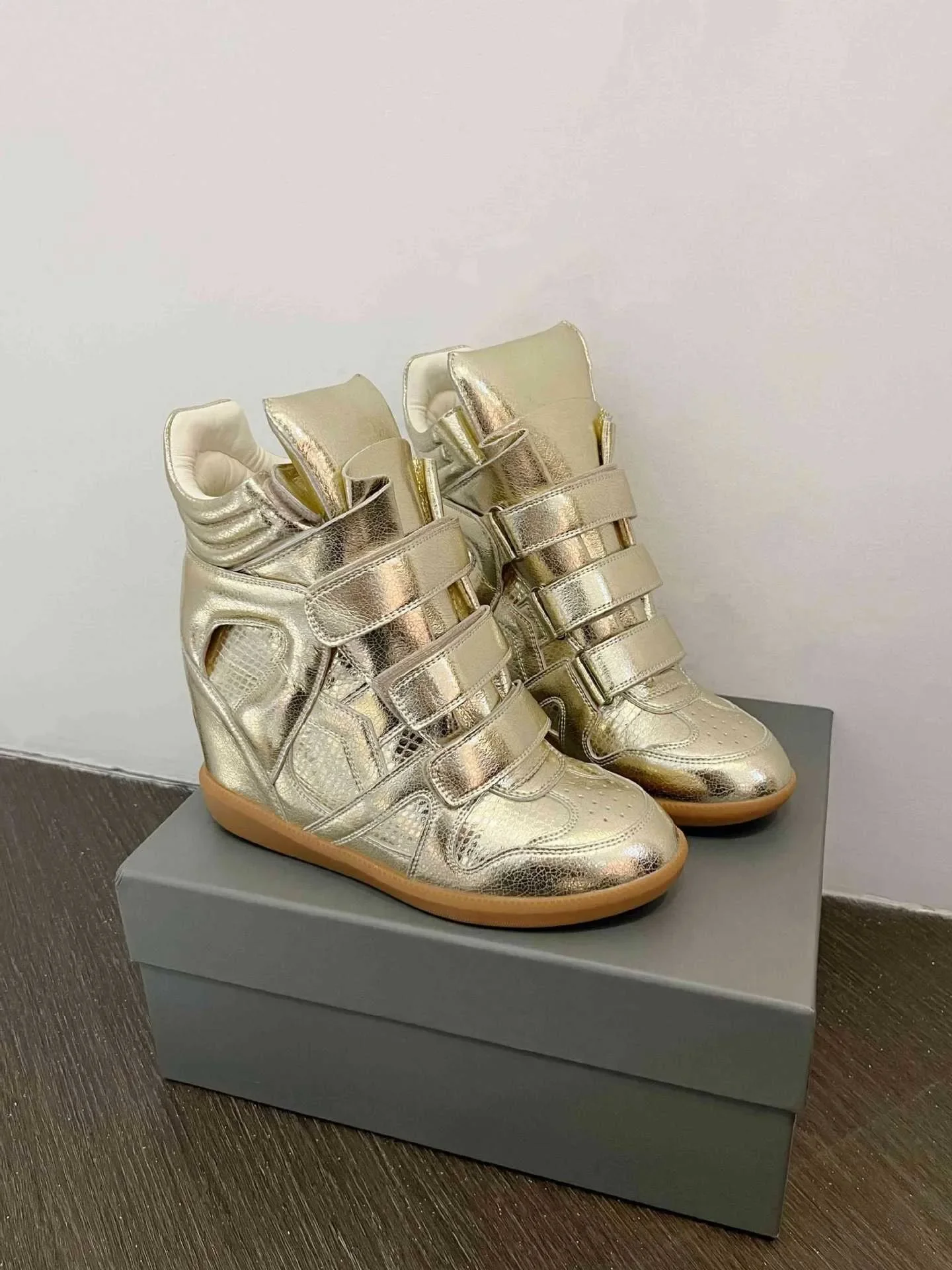 Fall Winter High Top Women's Casual Shoes Thick Bottom Heightening Magic Tape Sports Shoes Fashionable Splice Color Design