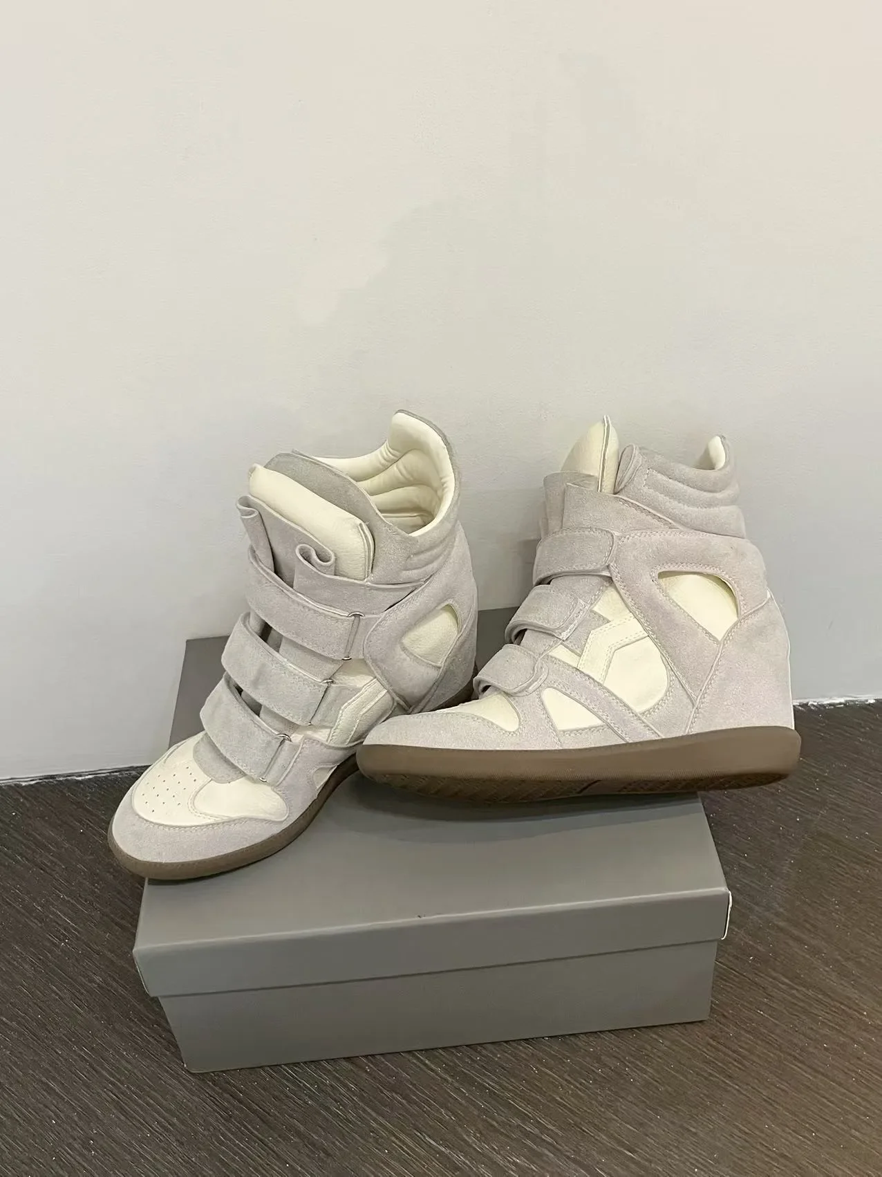 Fall Winter High Top Women's Casual Shoes Thick Bottom Heightening Magic Tape Sports Shoes Fashionable Splice Color Design