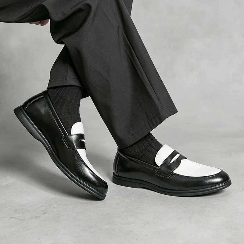 Classic Black and White Men's Comfortable Anti Slip Casual Loafers Fashionable Spring New Men's Breathable Casual Leather Shoes