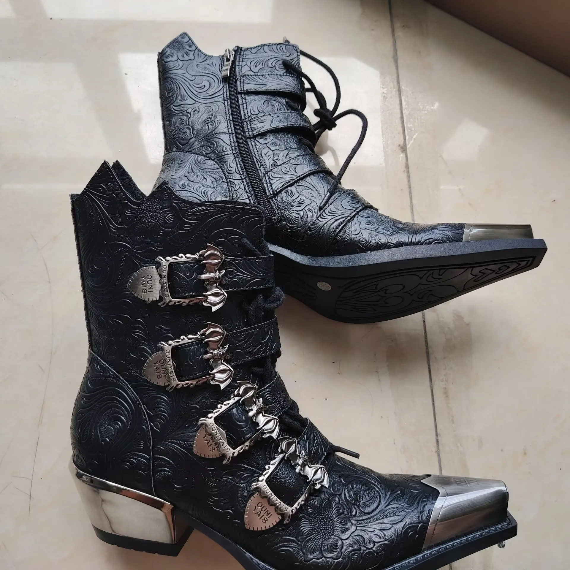 Pointed Chelsea Men's Spring 2026 New Retro Metal Head Western Cowboy Women's Height-increasing Short Boots