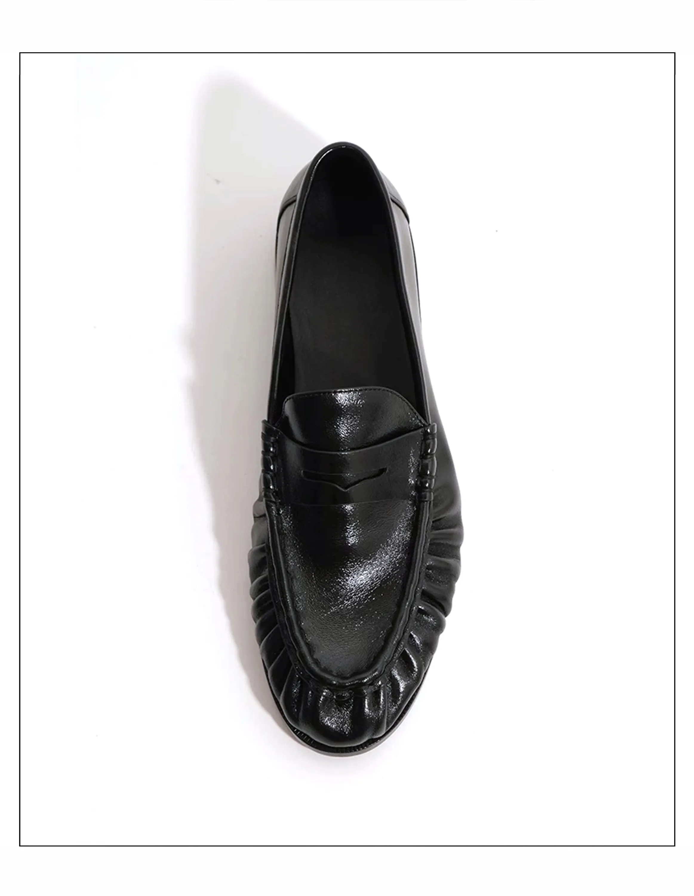 New Retro Loafers for Men Featuring Classic and Pleated Design Suitable for Work and Commuting with Slip-in Dress Leather Shoes