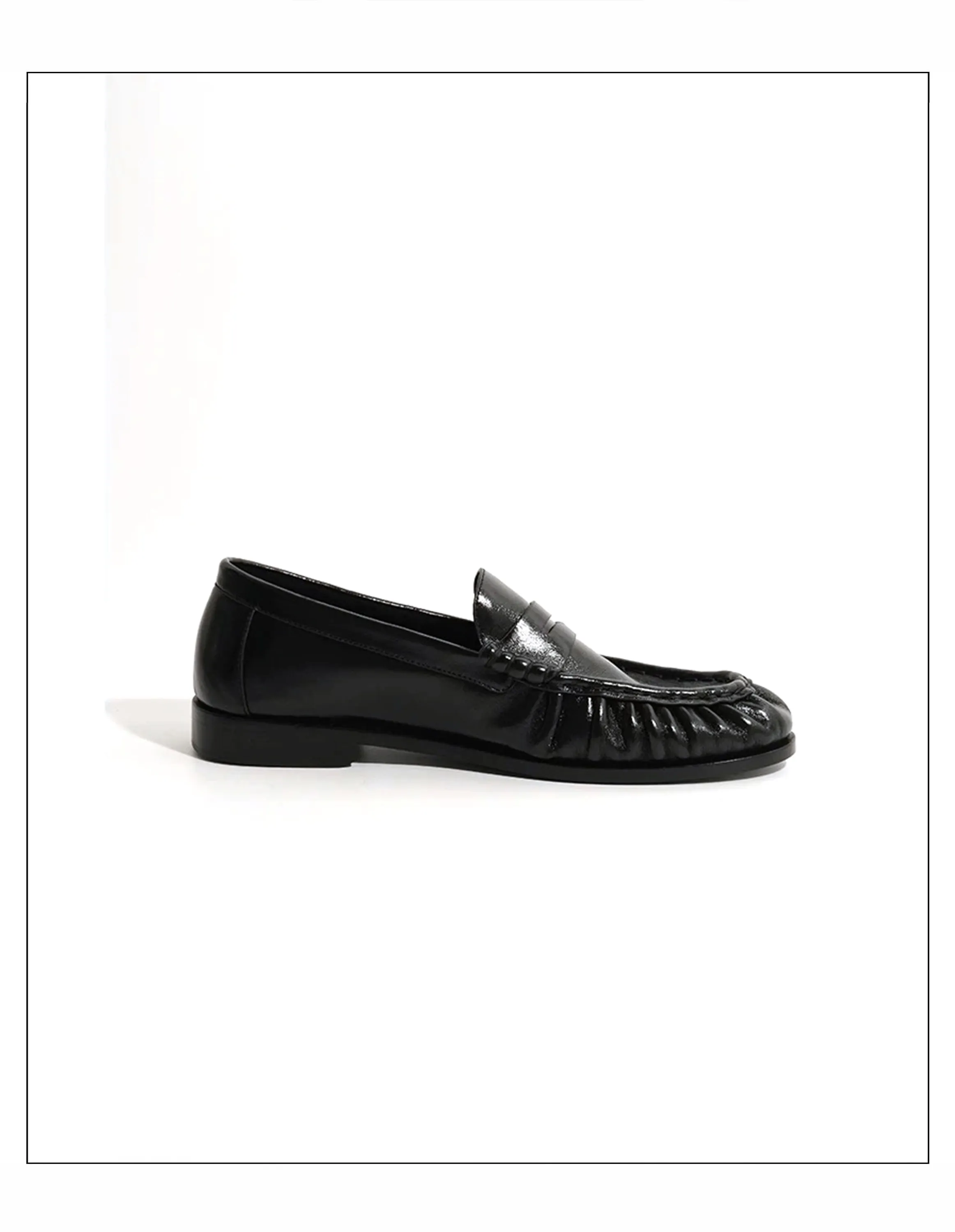 New Retro Loafers for Men Featuring Classic and Pleated Design Suitable for Work and Commuting with Slip-in Dress Leather Shoes