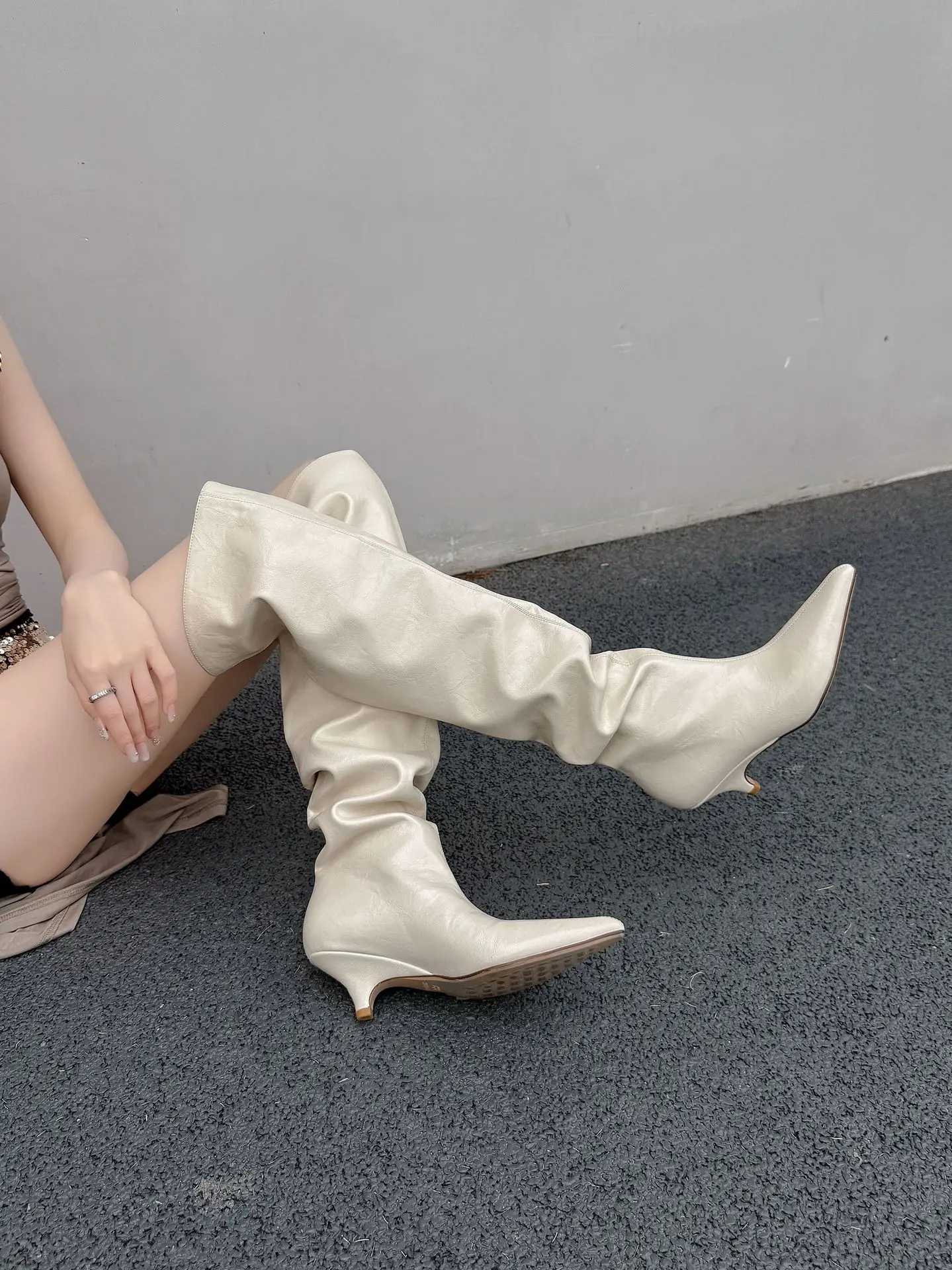 Arden Furtado Autumn Beige Microfiber Large Tubular Boots Pointed Toe Pull-On Stilettos Heels Simple Style Over the Knee Boots