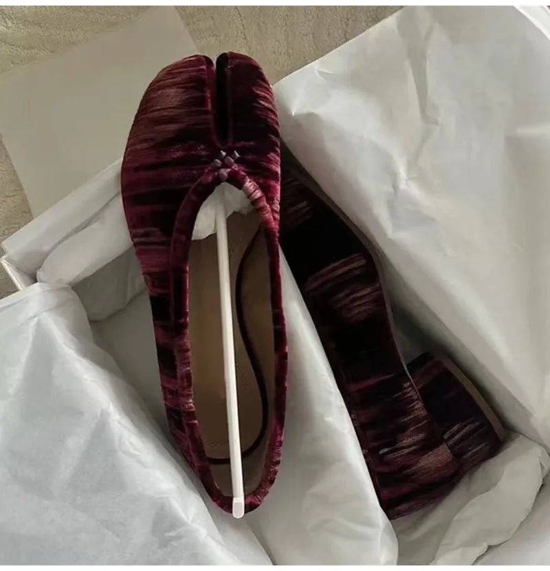 Fashion Pleated Designer Flannel Split toe Women Ballet Pumps Vintage Low Heeled Tabi Loafers Casual Soft Soles Walking Shoes