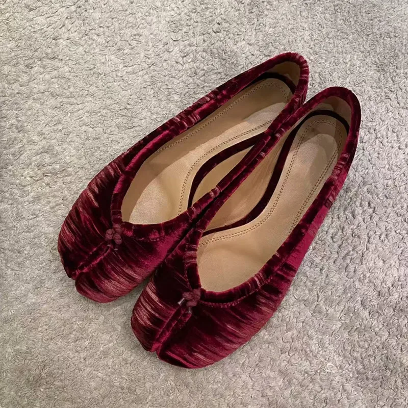 Fashion Pleated Designer Flannel Split toe Women Ballet Pumps Vintage Low Heeled Tabi Loafers Casual Soft Soles Walking Shoes