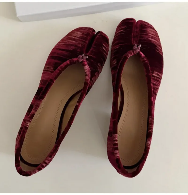 Fashion Pleated Designer Flannel Split toe Women Ballet Pumps Vintage Low Heeled Tabi Loafers Casual Soft Soles Walking Shoes